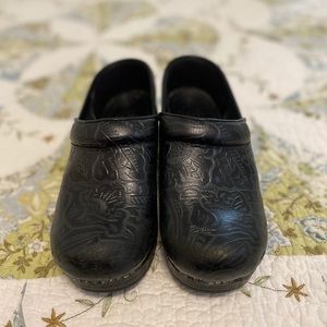 Professional Black Tooled Danko’s